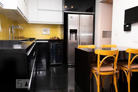 Apartamento à venda com 316m², 3 quartos e 4 vagasCozinha