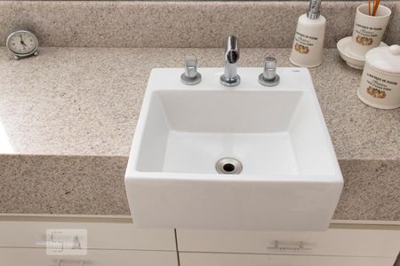 Apartamento à venda com 316m², 3 quartos e 4 vagasBanheiro da Suíte do Casal