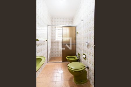 Casa à venda com 205m², 4 quartos e 2 vagas Casa à venda com 205m², 4 quartos e 2 vagasBanheiro da Suíte