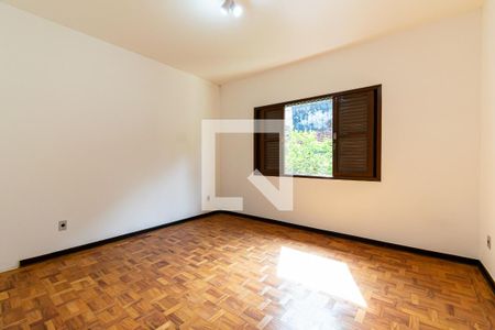 Casa à venda com 205m², 4 quartos e 2 vagas Casa à venda com 205m², 4 quartos e 2 vagasQuarto 2