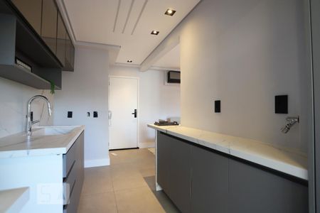 Cozinha de apartamento para alugar com 2 quartos, 67m² em Empresarial 18 do Forte, Barueri
