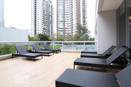 Piscina de apartamento para alugar com 2 quartos, 67m² em Empresarial 18 do Forte, Barueri