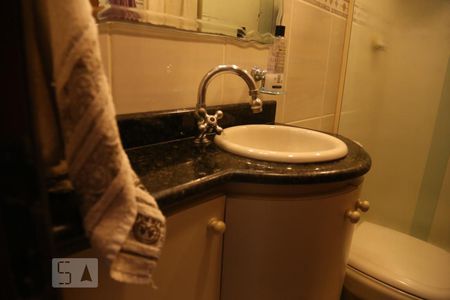 Casa de condomínio à venda com 146m², 3 quartos e 2 vagasBanheiro