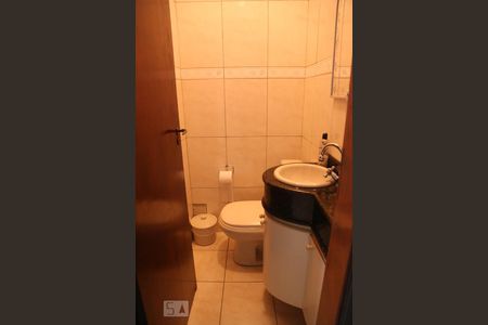 Casa de condomínio à venda com 146m², 3 quartos e 2 vagasLavabo