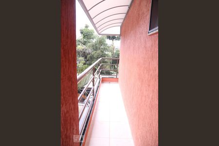 Casa de condomínio à venda com 146m², 3 quartos e 2 vagasSacada quarto 2