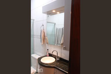 Casa de condomínio à venda com 146m², 3 quartos e 2 vagasBanheiro suite