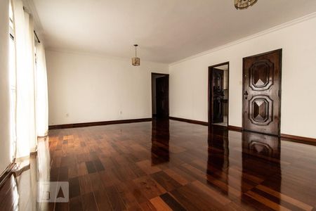 Apartamento à venda com 120m², 3 quartos e 1 vaga Apartamento à venda com 120m², 3 quartos e 1 vagaSala