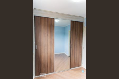 Apartamento à venda com 65m², 3 quartos e 2 vagas Apartamento à venda com 65m², 3 quartos e 2 vagasArmário