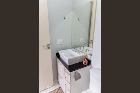 Apartamento à venda com 65m², 3 quartos e 2 vagas Apartamento à venda com 65m², 3 quartos e 2 vagasBanheiro da Suíte