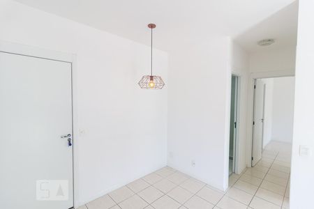Detalhe Sala de apartamento para alugar com 2 quartos, 52m² em Del Castilho, Rio de Janeiro