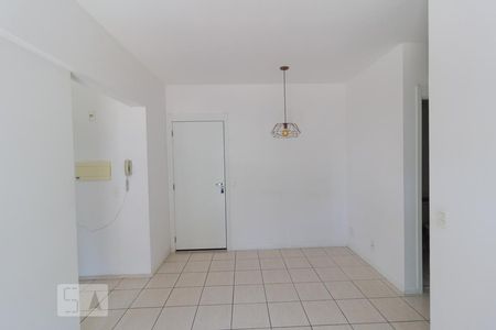 Sala de apartamento para alugar com 2 quartos, 52m² em Del Castilho, Rio de Janeiro