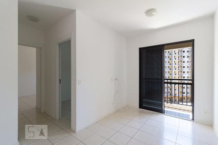 Sala de apartamento para alugar com 2 quartos, 52m² em Del Castilho, Rio de Janeiro