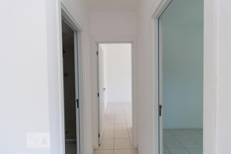 Corredor de apartamento para alugar com 2 quartos, 52m² em Del Castilho, Rio de Janeiro