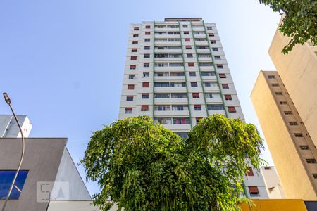 Apartamento à venda com 45m², 1 quarto e sem vaga Apartamento à venda com 45m², 1 quarto e sem vagaFachada