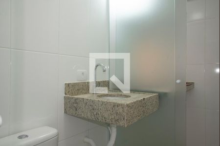 Banheiro de kitnet/studio para alugar com 1 quarto, 17m² em Mirandópolis, São Paulo