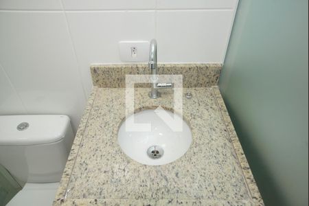 Banheiro de kitnet/studio para alugar com 1 quarto, 17m² em Mirandópolis, São Paulo