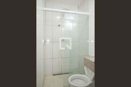 Banheiro de kitnet/studio para alugar com 1 quarto, 17m² em Mirandópolis, São Paulo