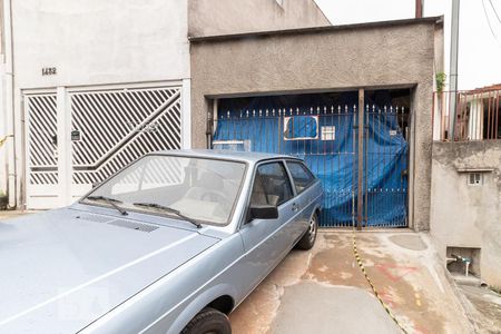 Casa à venda com 120m², 2 quartos e 2 vagas Casa à venda com 120m², 2 quartos e 2 vagasFachada