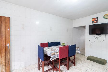 Casa à venda com 120m², 2 quartos e 2 vagas Casa à venda com 120m², 2 quartos e 2 vagasCozinha