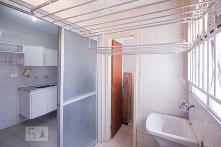 Apartamento para alugar com 77m², 3 quartos e 2 vagas Apartamento para alugar com 77m², 3 quartos e 2 vagasLavanderia