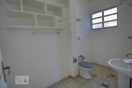 Banheiro do corredor de apartamento para alugar com 2 quartos, 73m² em Boqueirão, Santos