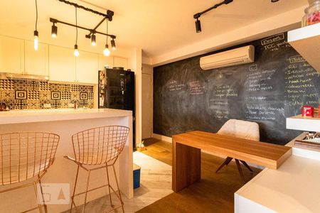 Sala de apartamento para alugar com 2 quartos, 84m² em Pinheiros, São Paulo