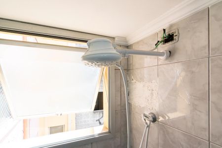 Apartamento para alugar com 55m², 2 quartos e 1 vaga Apartamento para alugar com 55m², 2 quartos e 1 vagaChuveiro Banheiro