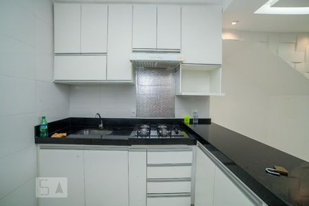 Cozinha de apartamento para alugar com 2 quartos, 45m² em Jaqueline, Belo Horizonte