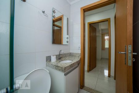 Banheiro de apartamento para alugar com 2 quartos, 45m² em Jaqueline, Belo Horizonte