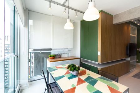 Varanda de kitnet/studio para alugar com 1 quarto, 47m² em Indianópolis, São Paulo