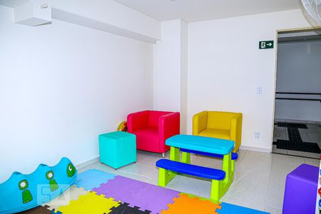 Studio à venda com 27m², 1 quarto e sem vaga Studio à venda com 27m², 1 quarto e sem vagaÁrea Comum - Playground