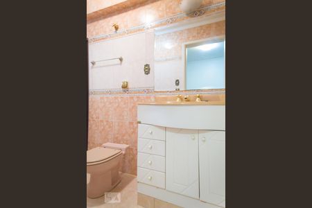 Apartamento à venda com 118m², 3 quartos e 1 vagaBanheiro da Suíte 2