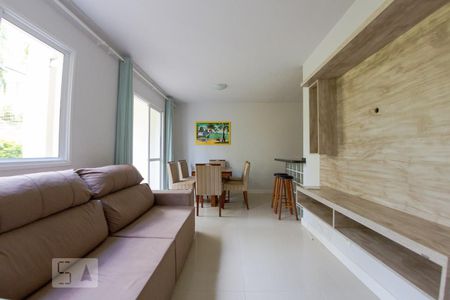 Sala de apartamento para alugar com 2 quartos, 58m² em Protásio Alves, Porto Alegre