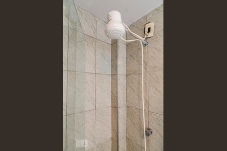 Apartamento à venda com 66m², 2 quartos e sem vagaChuveiro