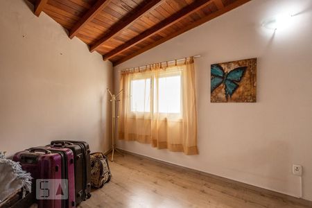 Casa de condomínio à venda com 94m², 3 quartos e 2 vagasSótão