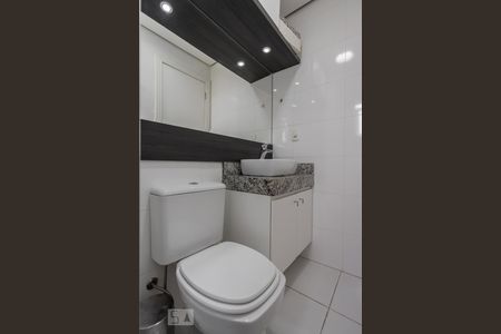 Casa de condomínio à venda com 94m², 3 quartos e 2 vagasBanheiro