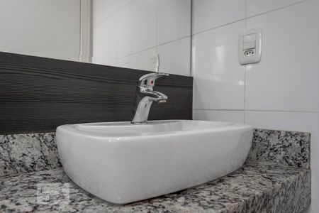 Casa de condomínio à venda com 94m², 3 quartos e 2 vagasBanheiro