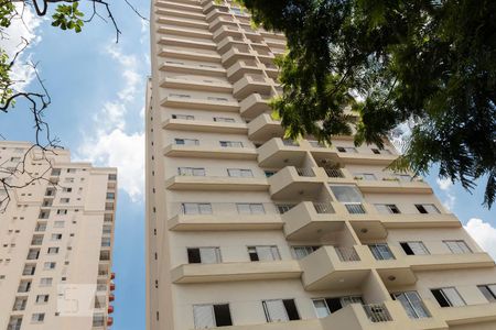 Apartamento para alugar com 66m², 2 quartos e 1 vagaFachada
