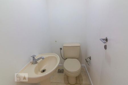 Apartamento à venda com 240m², 4 quartos e 2 vagas Apartamento à venda com 240m², 4 quartos e 2 vagasBanheiro 2