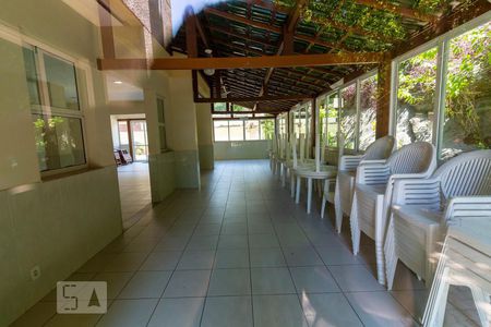 Apartamento à venda com 240m², 4 quartos e 2 vagas Apartamento à venda com 240m², 4 quartos e 2 vagasSalao de Festa