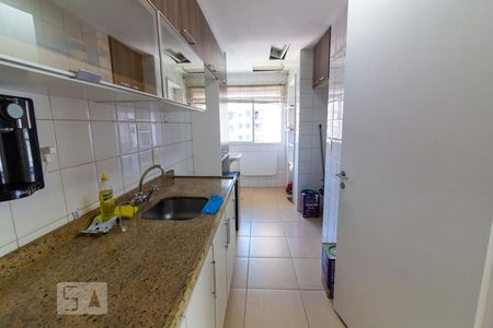 Apartamento à venda com 240m², 4 quartos e 2 vagas Apartamento à venda com 240m², 4 quartos e 2 vagasCozinha