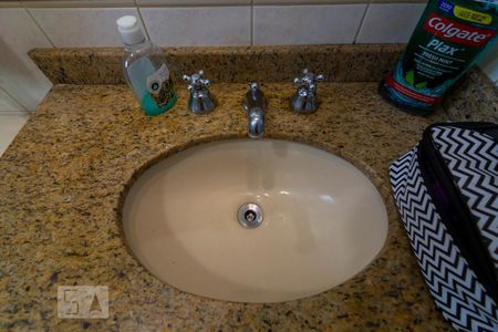 Apartamento à venda com 240m², 4 quartos e 2 vagas Apartamento à venda com 240m², 4 quartos e 2 vagasBanheiro