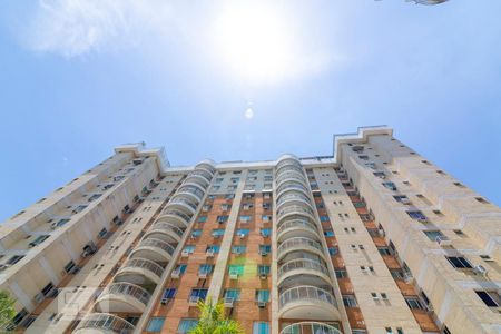 Apartamento à venda com 240m², 4 quartos e 2 vagas Apartamento à venda com 240m², 4 quartos e 2 vagasFachada do bloco