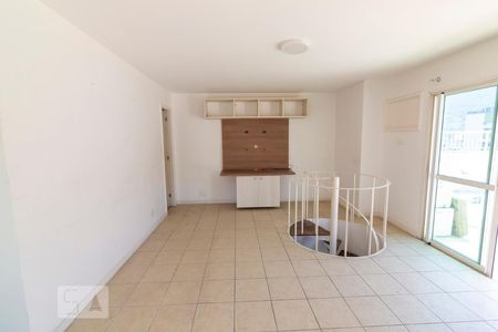 Apartamento à venda com 240m², 4 quartos e 2 vagas Apartamento à venda com 240m², 4 quartos e 2 vagasTerraço