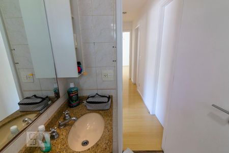 Apartamento à venda com 240m², 4 quartos e 2 vagas Apartamento à venda com 240m², 4 quartos e 2 vagasBanheiro