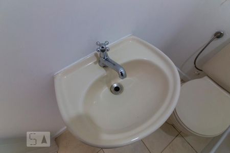 Apartamento à venda com 240m², 4 quartos e 2 vagas Apartamento à venda com 240m², 4 quartos e 2 vagasBanheiro 2