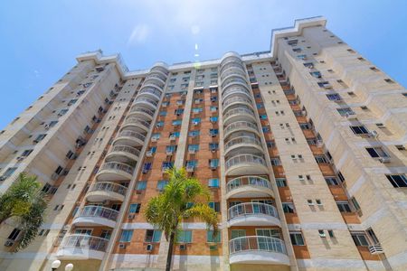 Apartamento à venda com 240m², 4 quartos e 2 vagas Apartamento à venda com 240m², 4 quartos e 2 vagasFachada do bloco