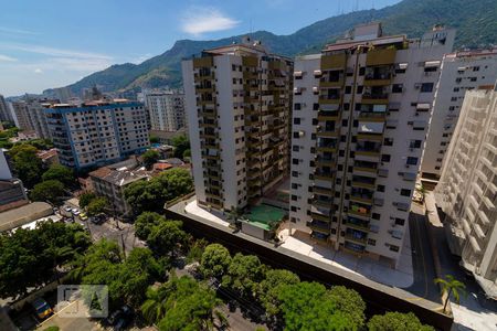 Apartamento à venda com 240m², 4 quartos e 2 vagas Apartamento à venda com 240m², 4 quartos e 2 vagasVista do quarto 2