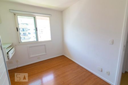 Apartamento à venda com 240m², 4 quartos e 2 vagas Apartamento à venda com 240m², 4 quartos e 2 vagasQuarto 2