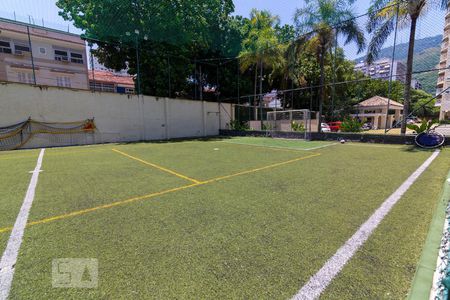 Apartamento à venda com 240m², 4 quartos e 2 vagas Apartamento à venda com 240m², 4 quartos e 2 vagasQuadra Esportiva